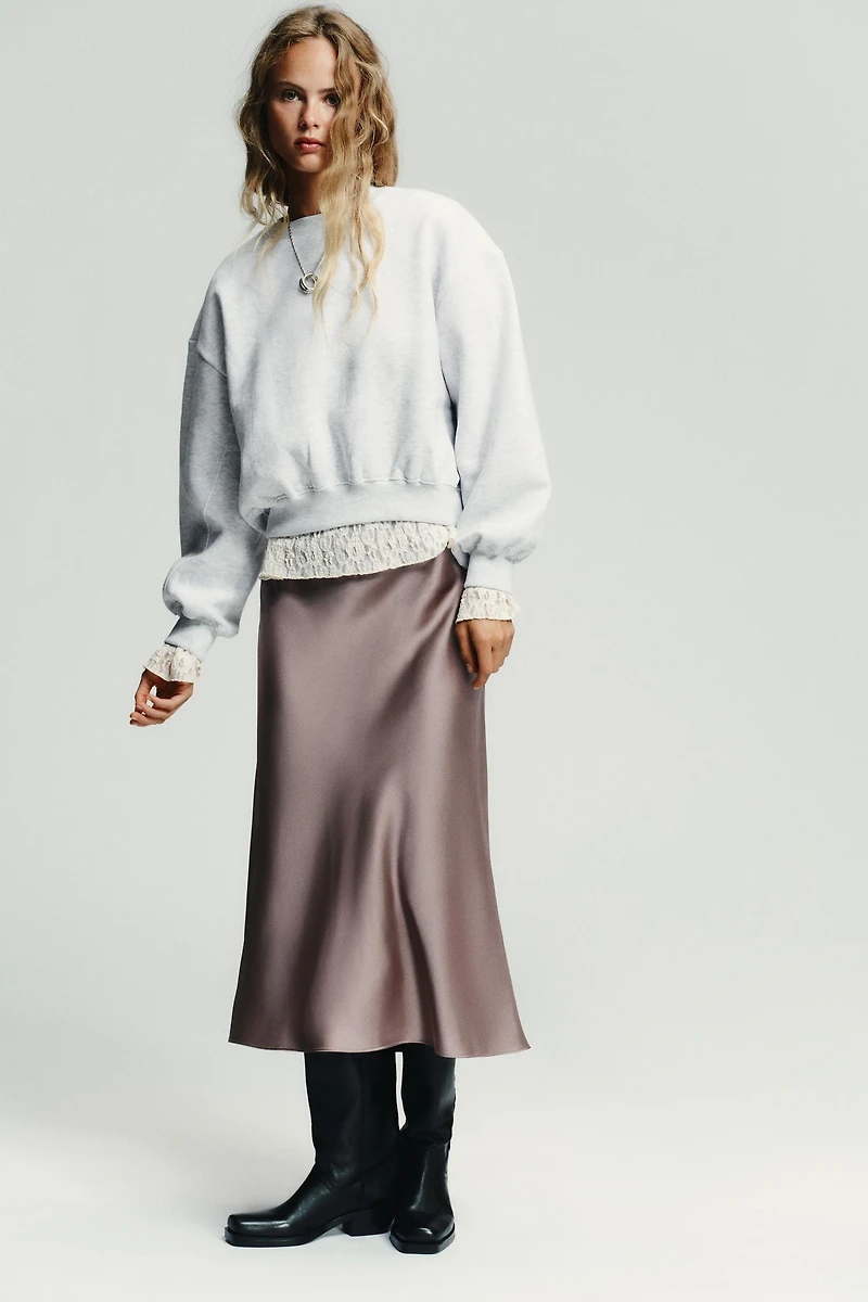BASIC PLUSH SWEATSHIRT