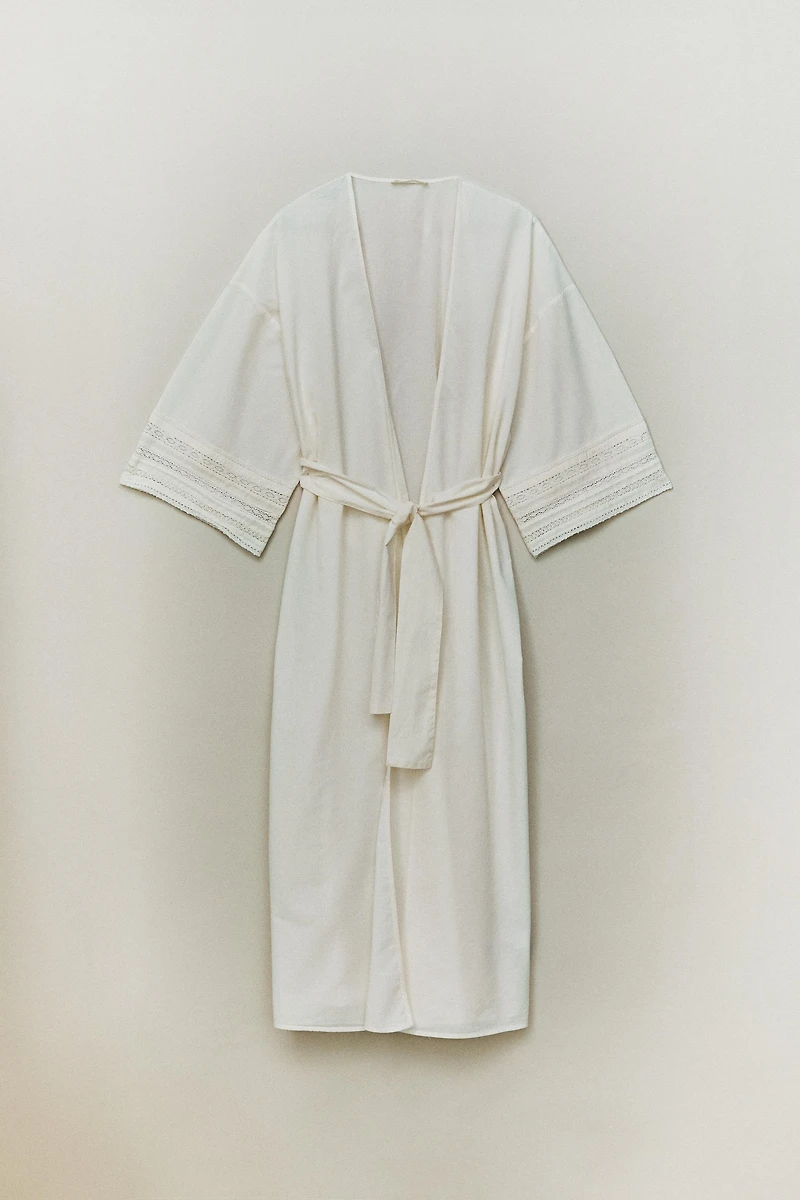 LACE ROBE