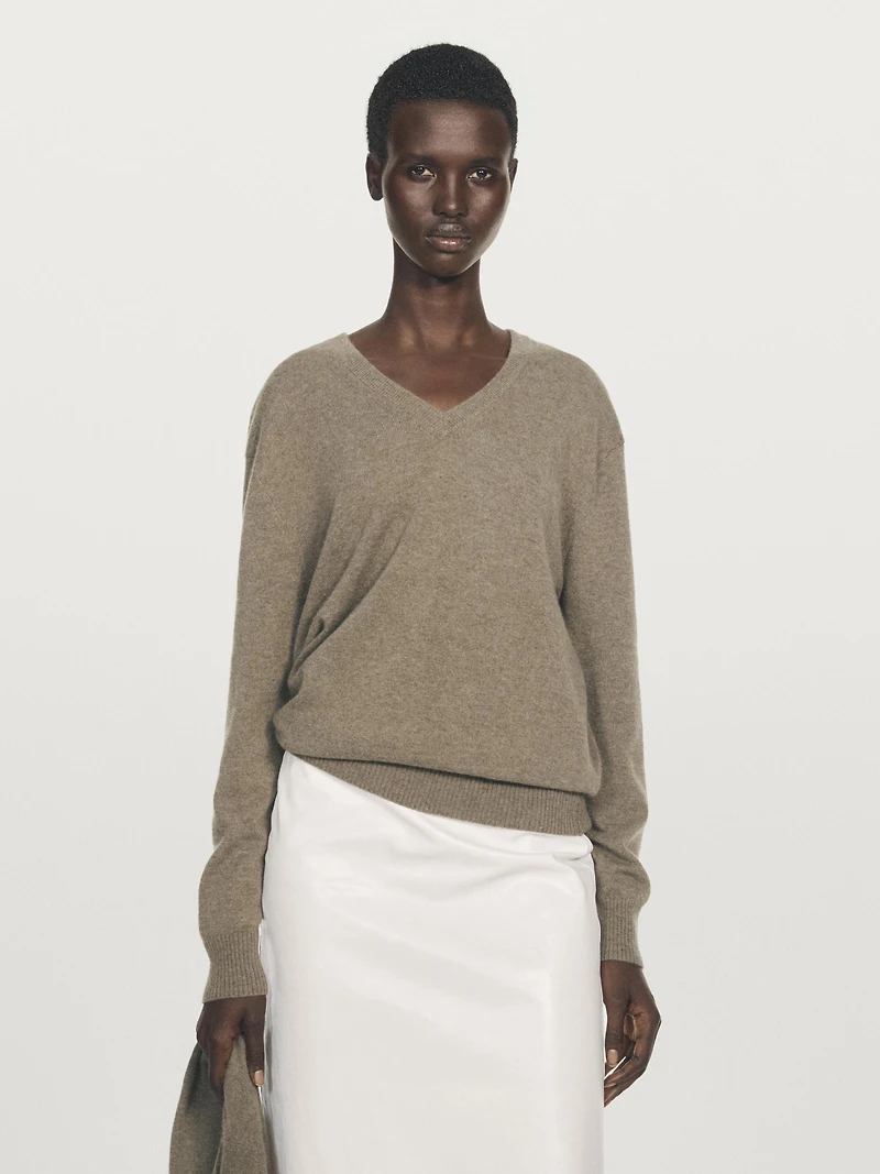 Knit 100% cashmere V-neck sweater