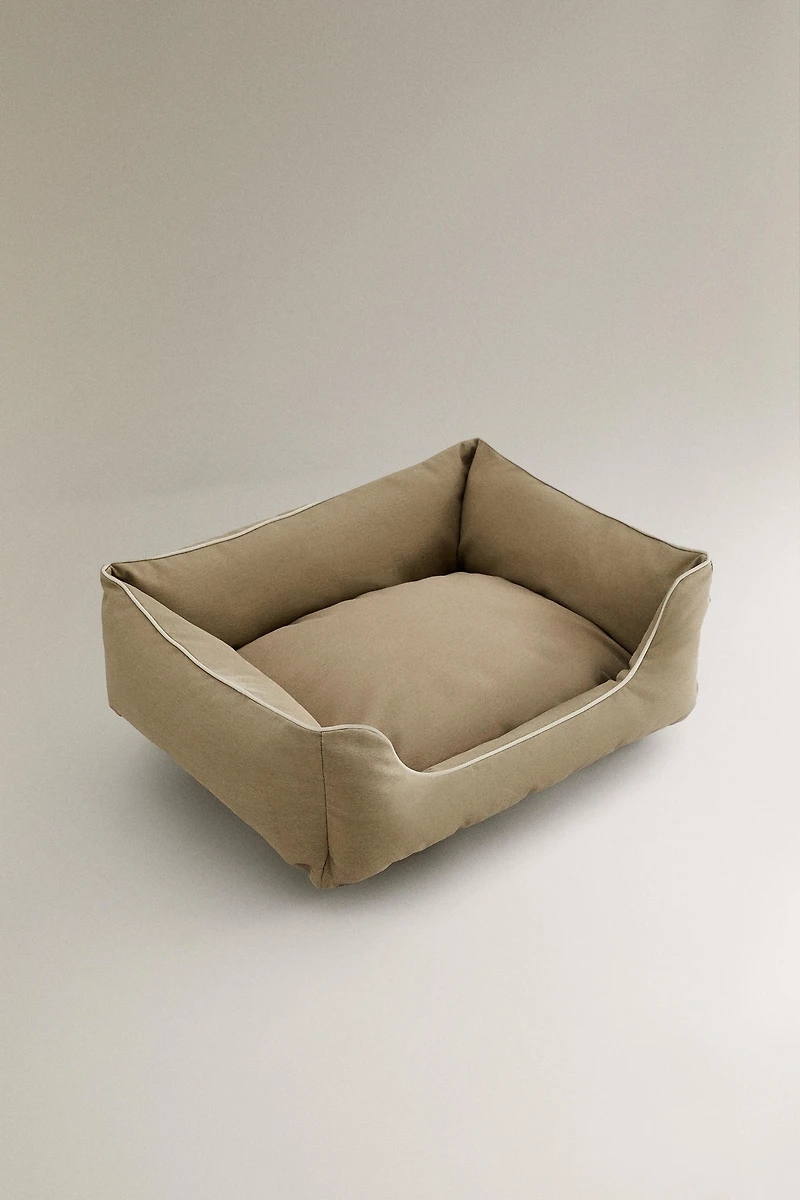 PET BED WITH PIPING