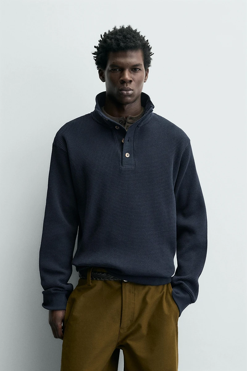 WAFFLE TEXTURED SWEATSHIRT