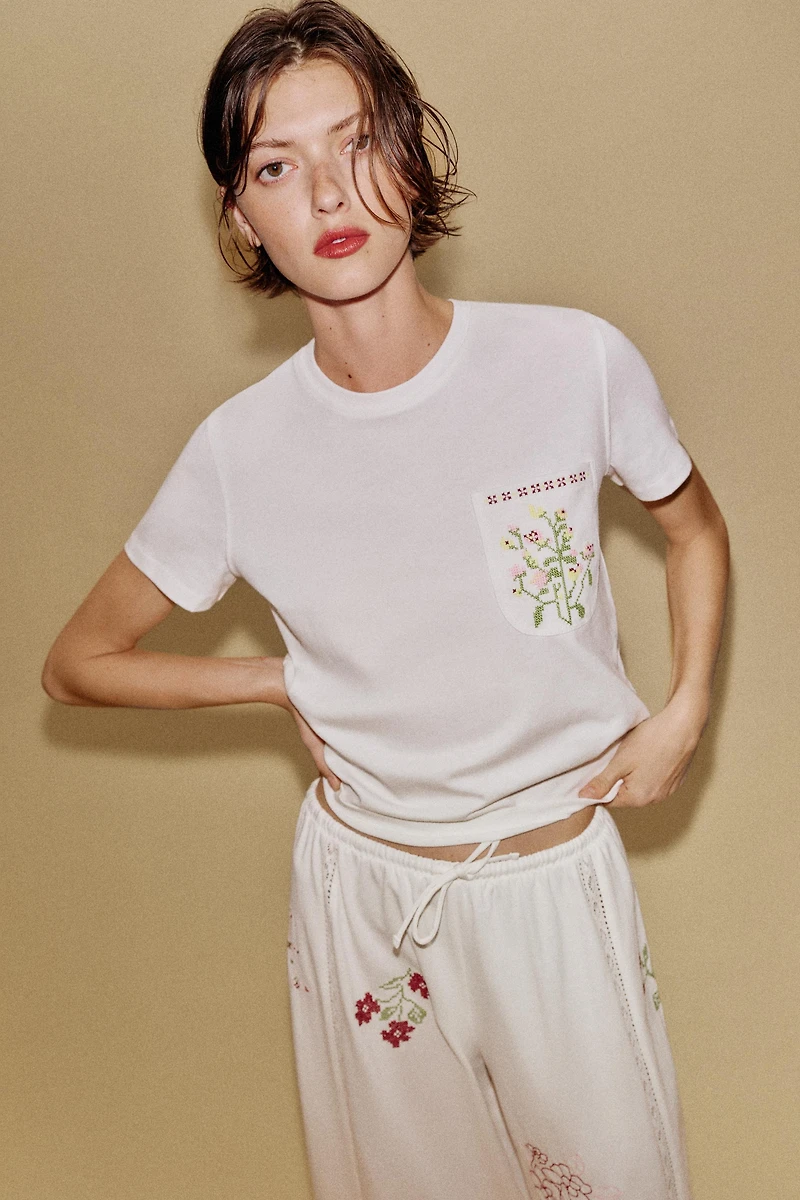 EMBROIDERED POCKET T-SHIRT