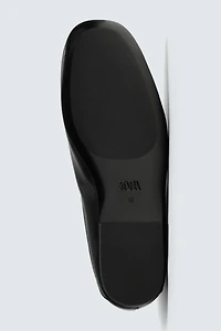 LEATHER SHOES