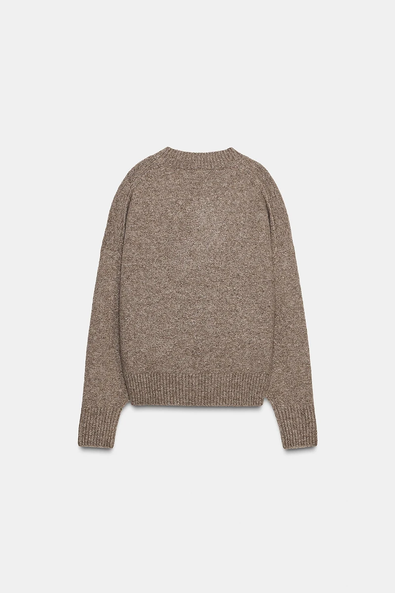 SOFT KNIT V-NECK SWEATER