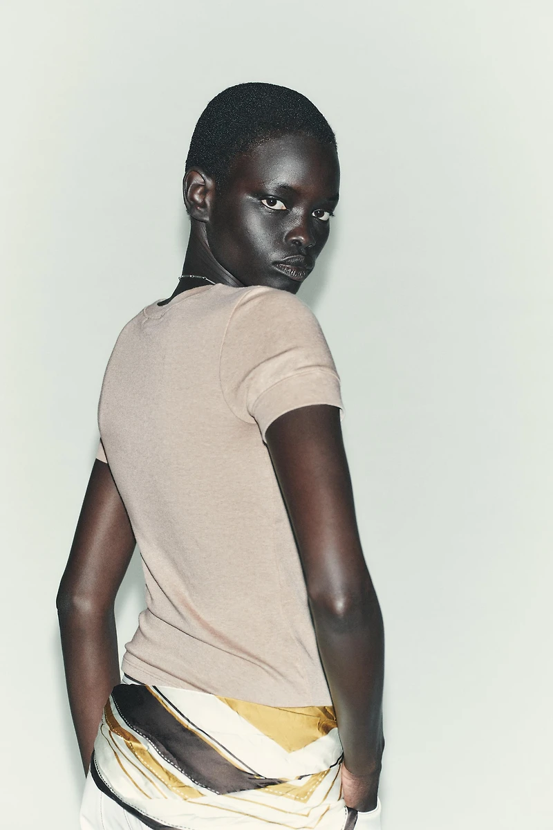 MINIMAL SHORT SLEEVE T-SHIRT