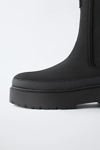 CHELSEA BOOTS