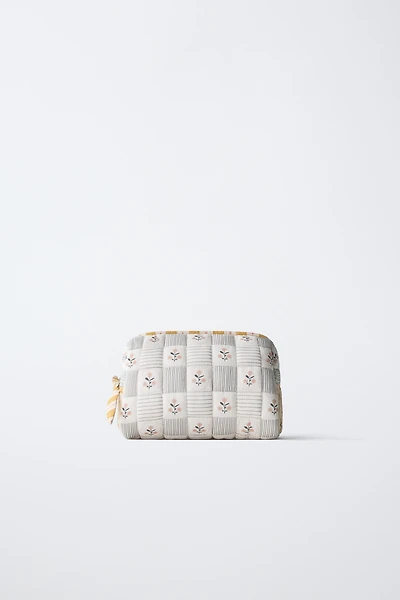 QUILTED MATERNITY TOILETRY BAG