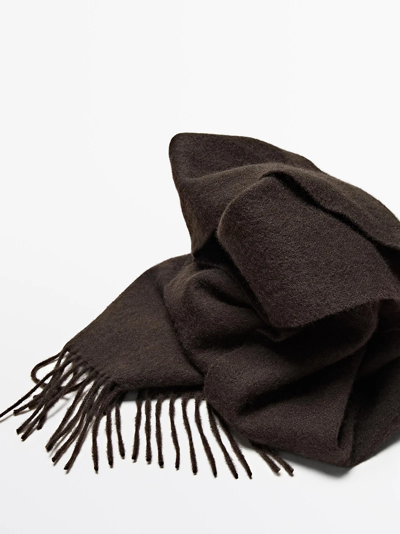 100% cashmere fringed scarf