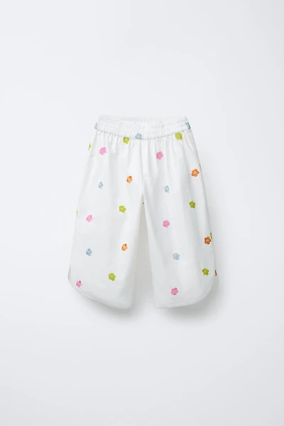 PANTALON EN POPELINE FLEURS BRODÉES