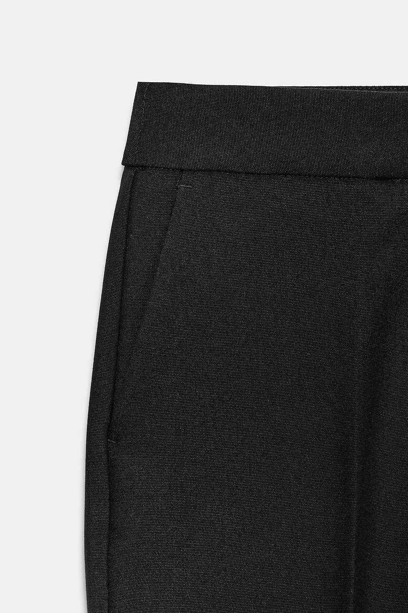 PANTALON DROIT À RAYURES REPASSÉES