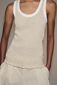 CONTRAST PIPING TOP