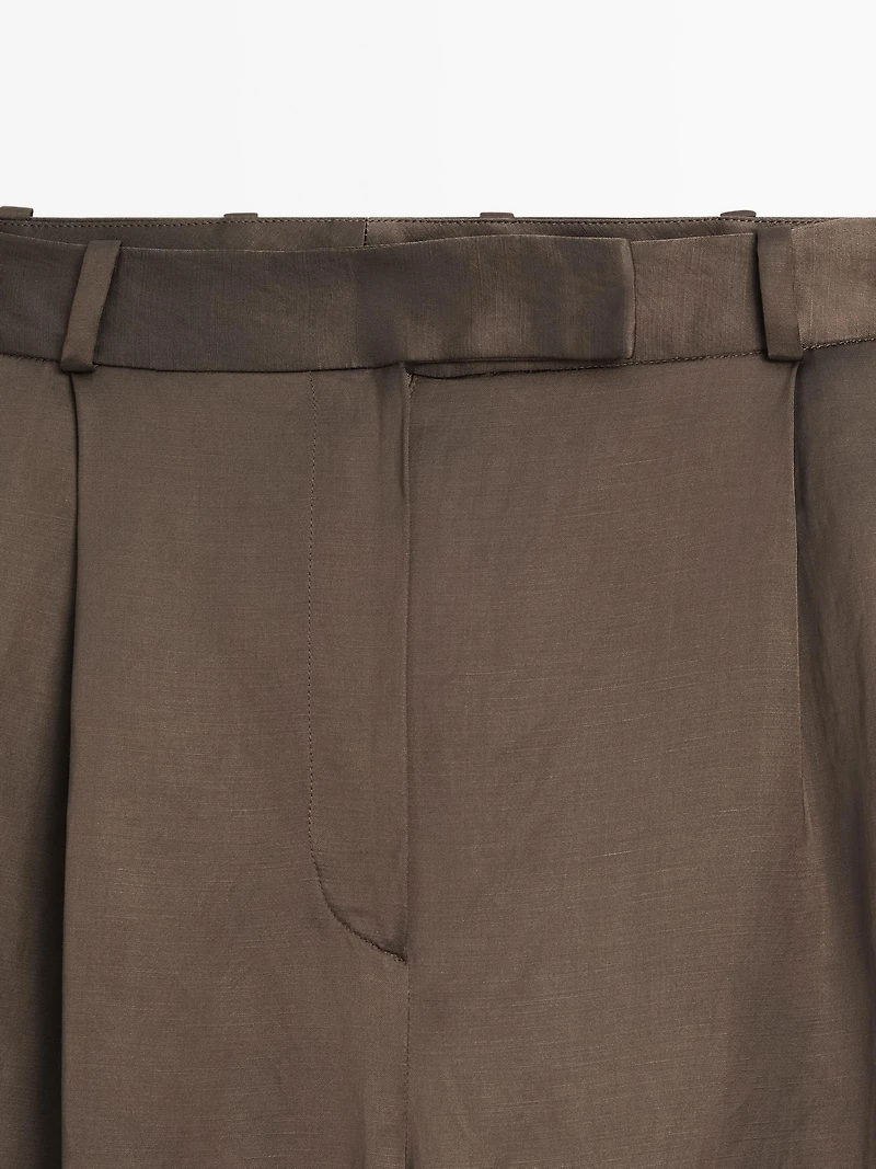 Double dart trousers
