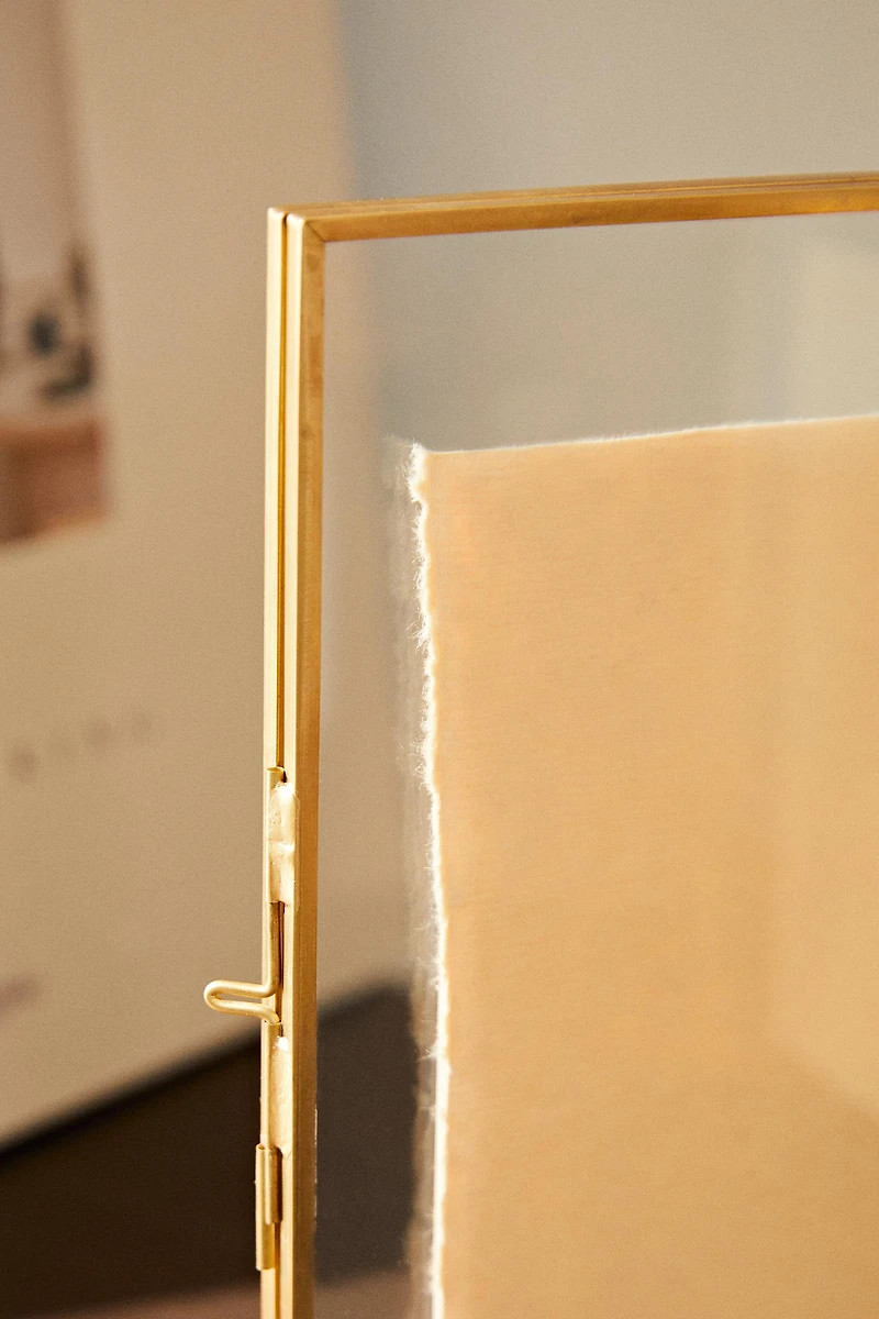 GOLDEN DOUBLE PICTURE FRAME