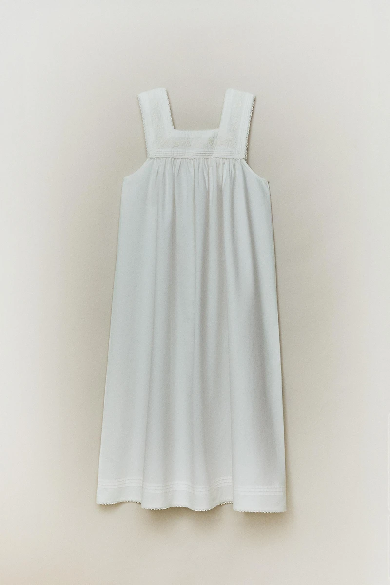 EMBROIDERED NIGHTGOWN