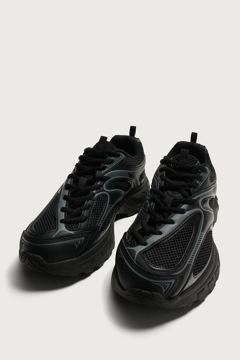 CHUNKY SOLE SNEAKERS