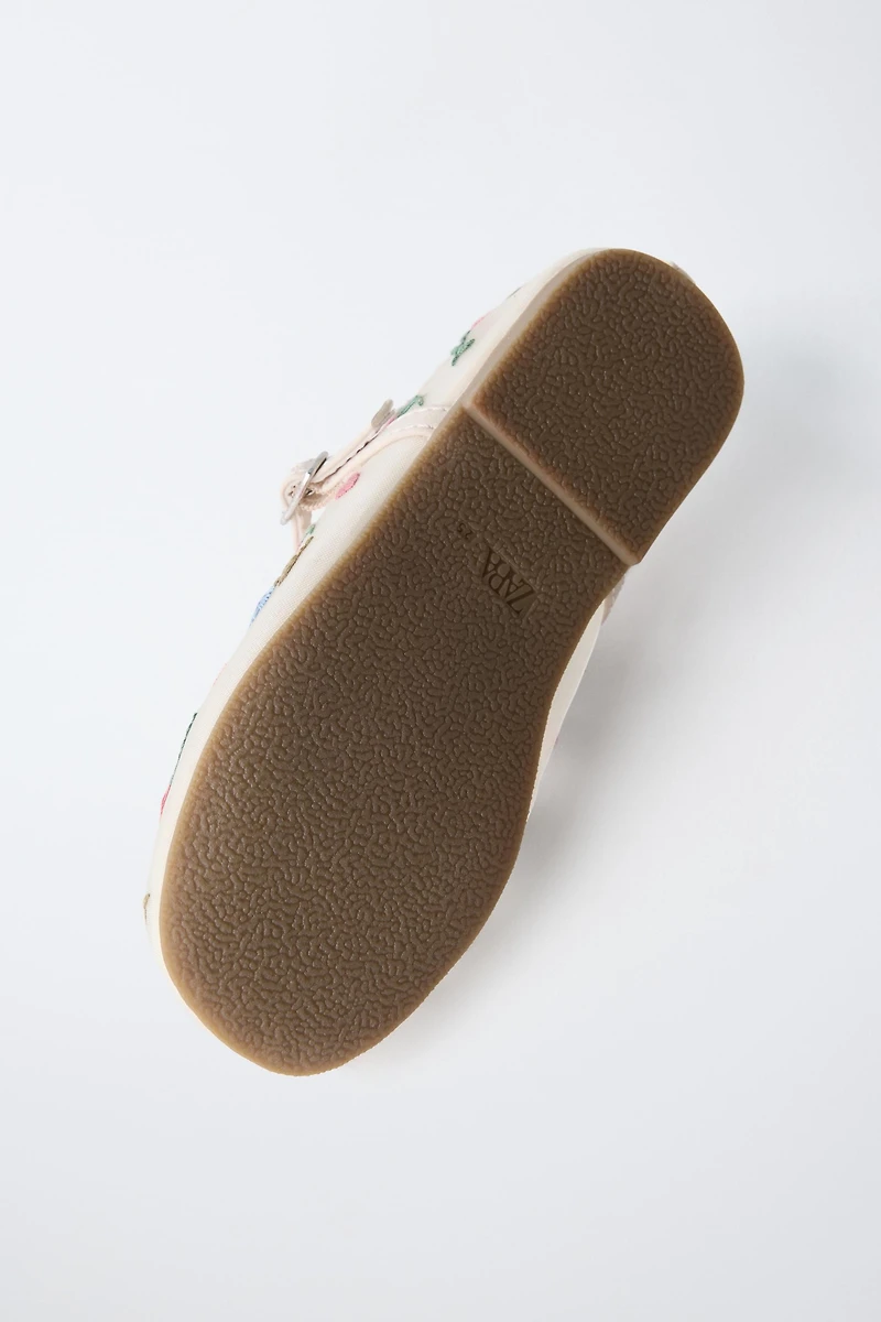 FLORAL EMBROIDERY BALLET FLATS