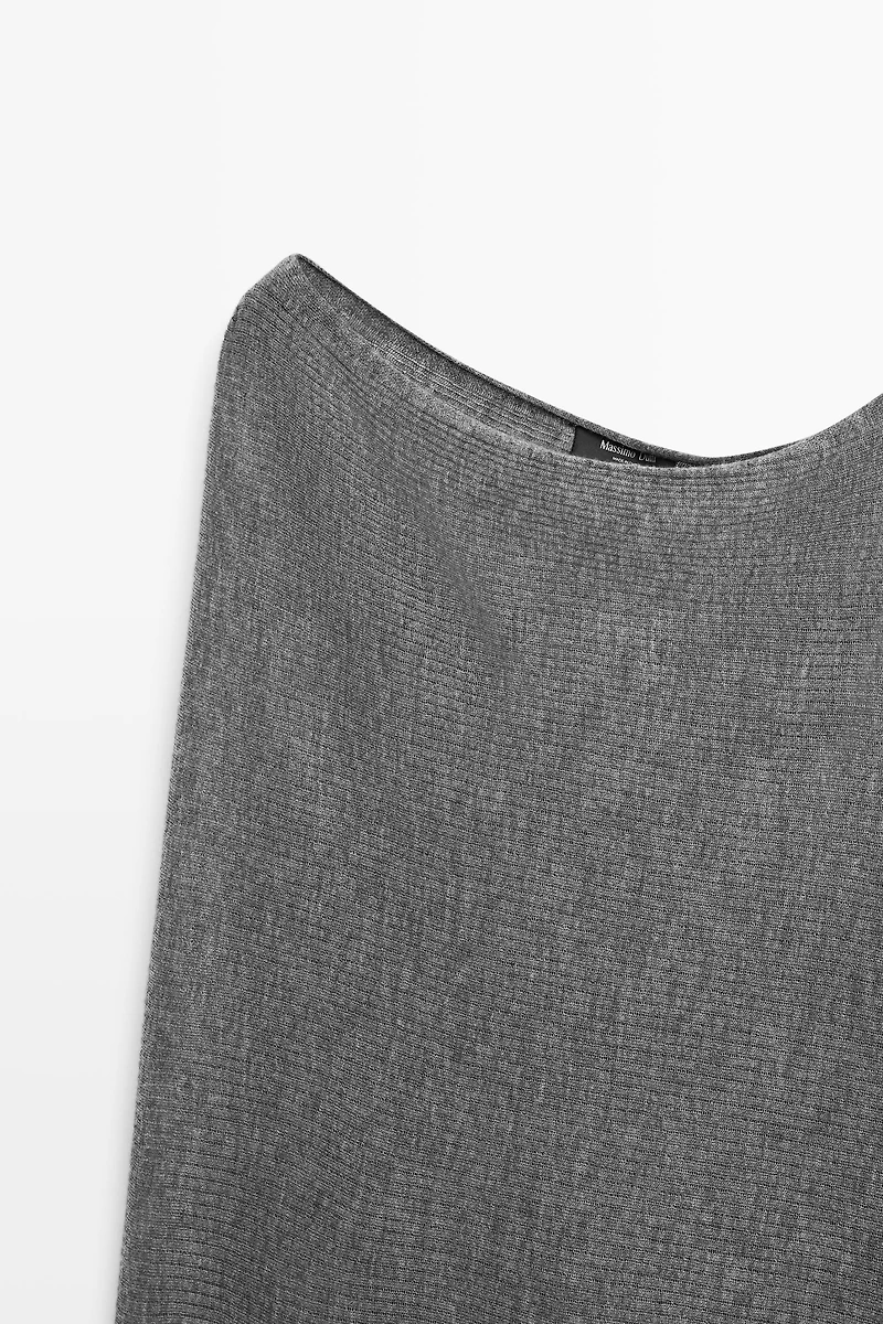 Fine knit cape