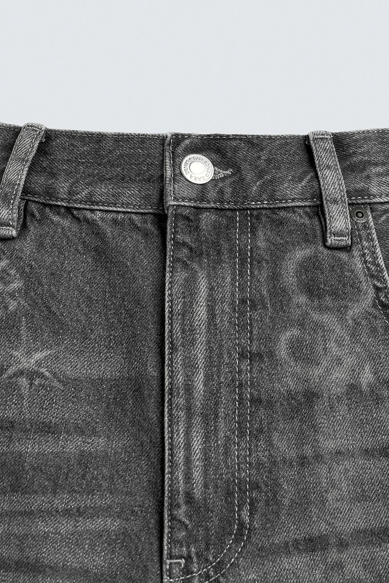 CHAIN EFFECT WASHED DENIM SHORTS