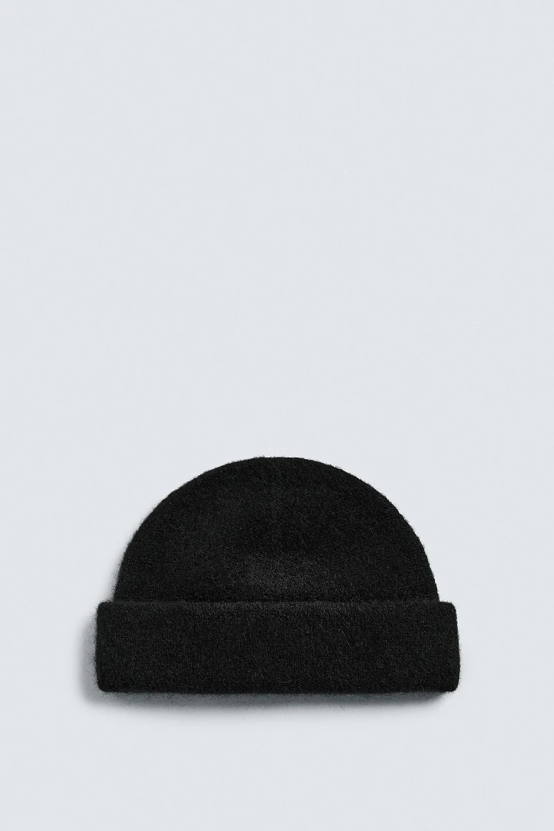 SHORT BRUSHED KNIT HAT