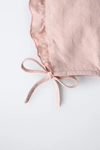 EMBROIDERED RUFFLED BONNET