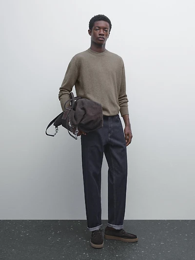 Crew neck knit sweater
