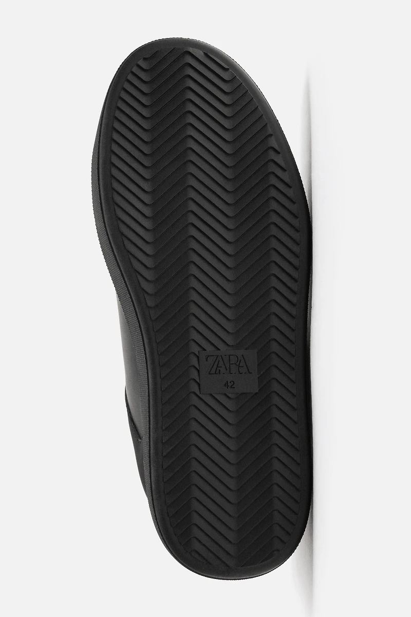 MONOCHROME THICK-SOLED SNEAKERS