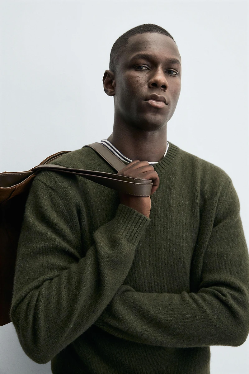 REGULAR FIT WOOL BLEND SWEATER