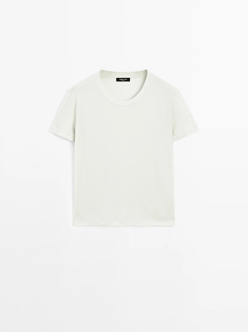 Lightweight short sleeve T-shirt