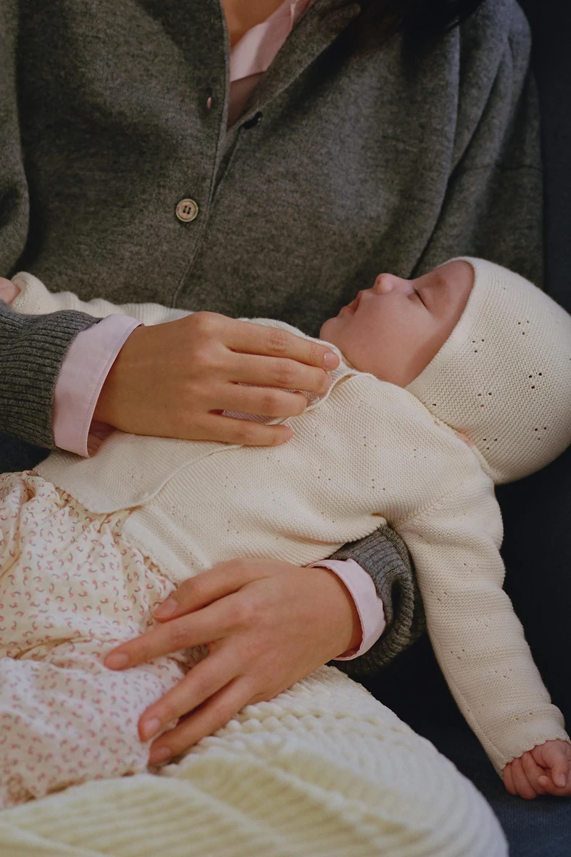 FLORAL TEXTURED JOGGING PANTS