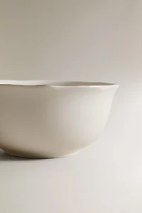 PORCELAIN BOWL WITH RIM DETAIL