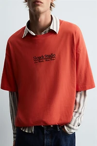 T-SHIRT IMPRIMÉS CONTRASTÉS