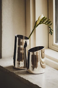 METAL VASE
