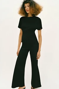 SHORT SLEEVE CUT OUT TOP