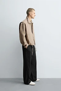 PANTALON STRUCTURÉ À PLIS