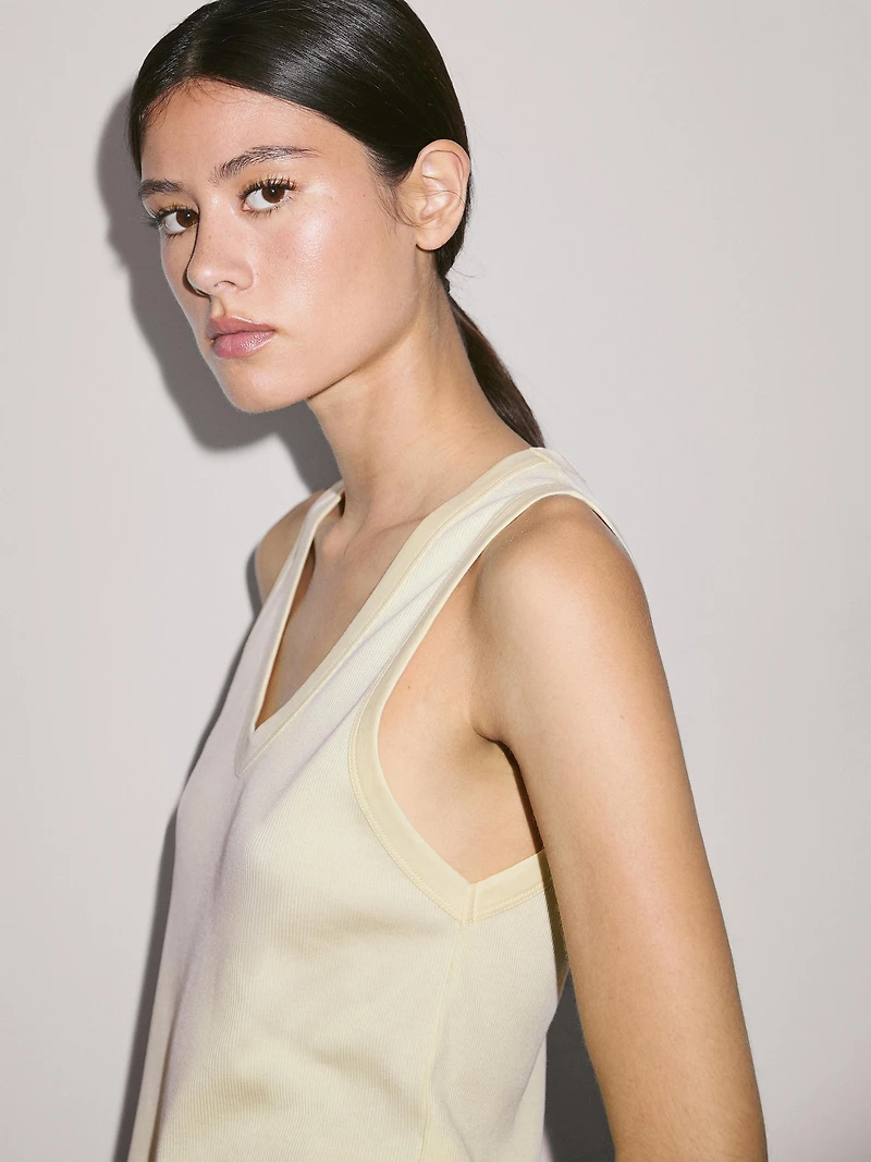 Ribbed V-neck T-shirt