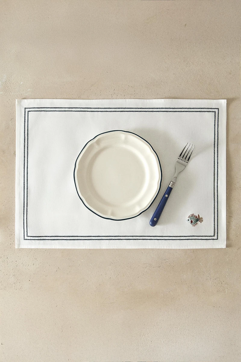 EMBROIDERED FISH PLACEMAT