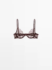 Scalloped lace bra with underwire