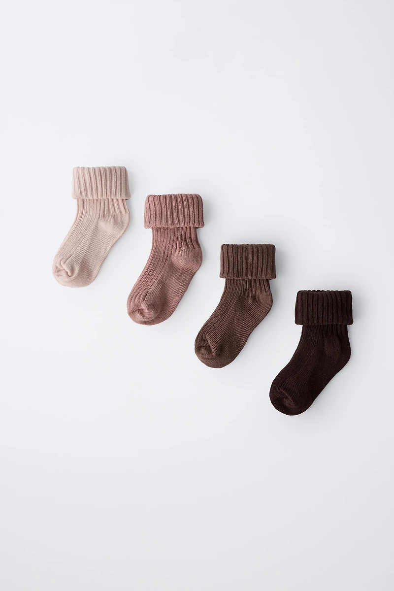 FOUR-PACK OF SOCKS A BOX