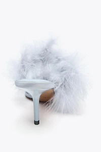 SANDALES À TALONS ET PLUMES