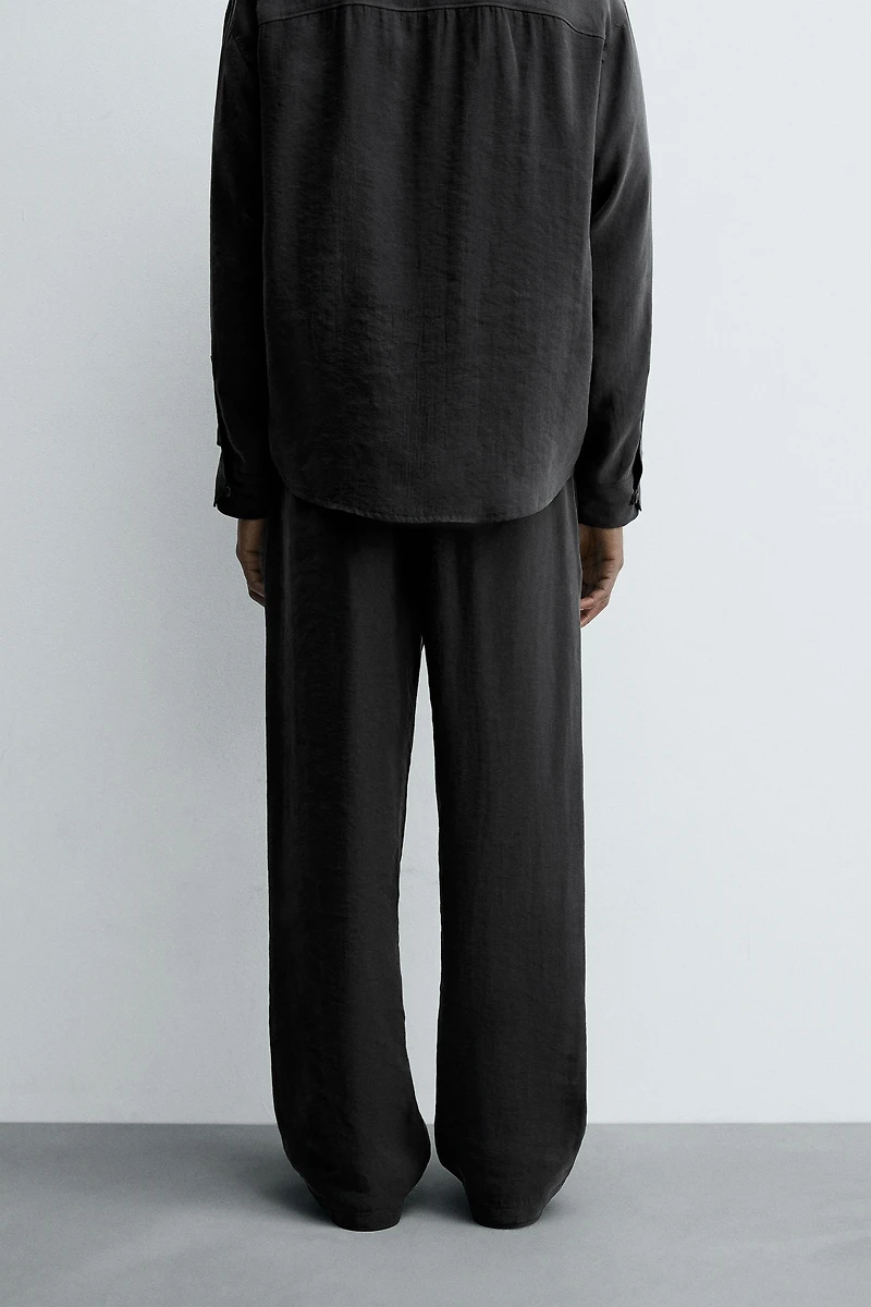 RELAXED FIT FLOWY PANTS