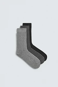 THREE-PACK OF RIBBED SOCKS