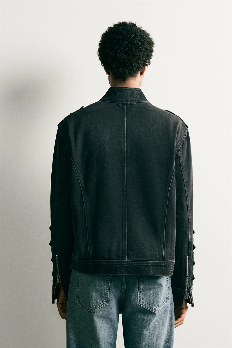 CROPPED FIT TAB DETAIL JACKET