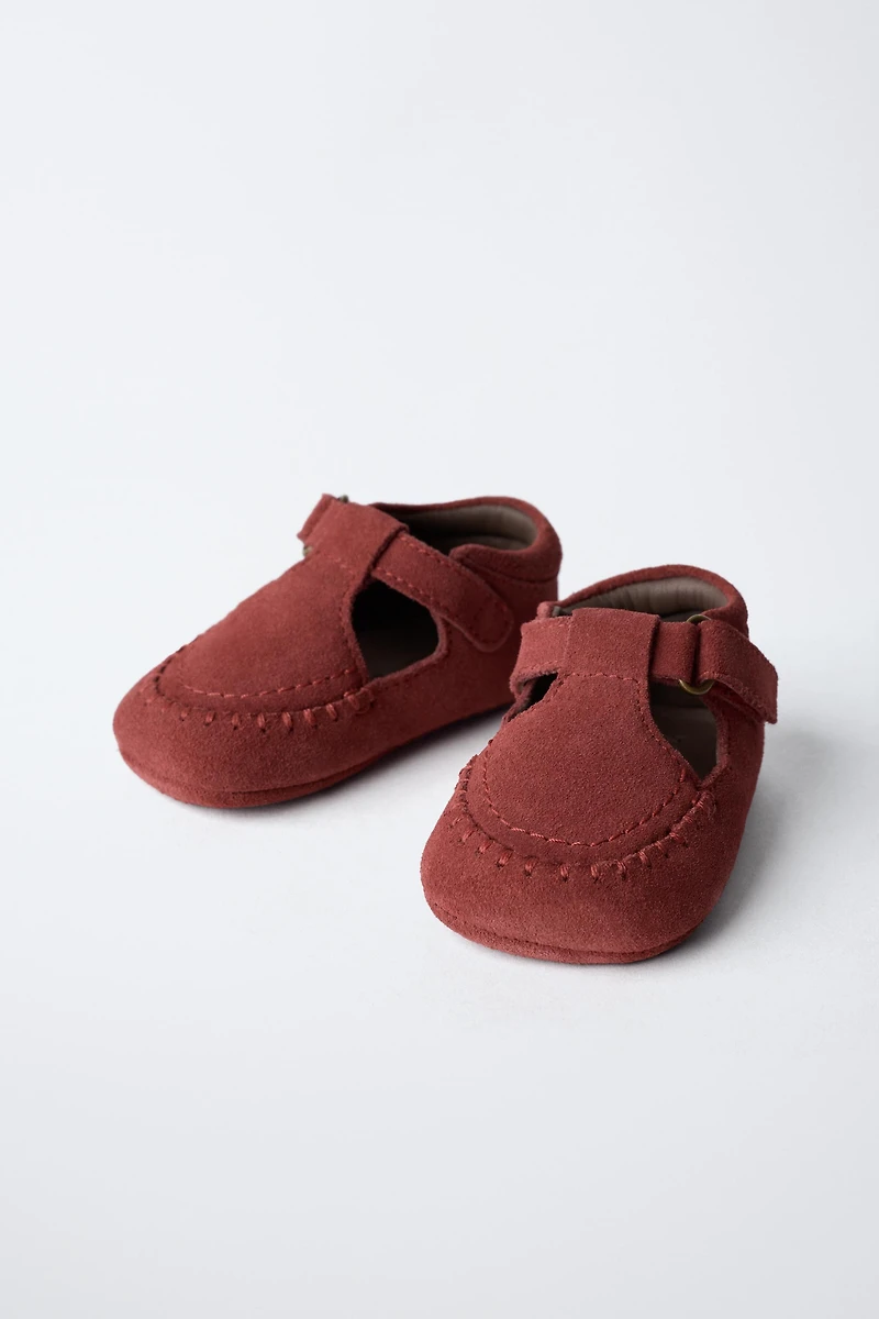 LEATHER T-STRAP SHOES