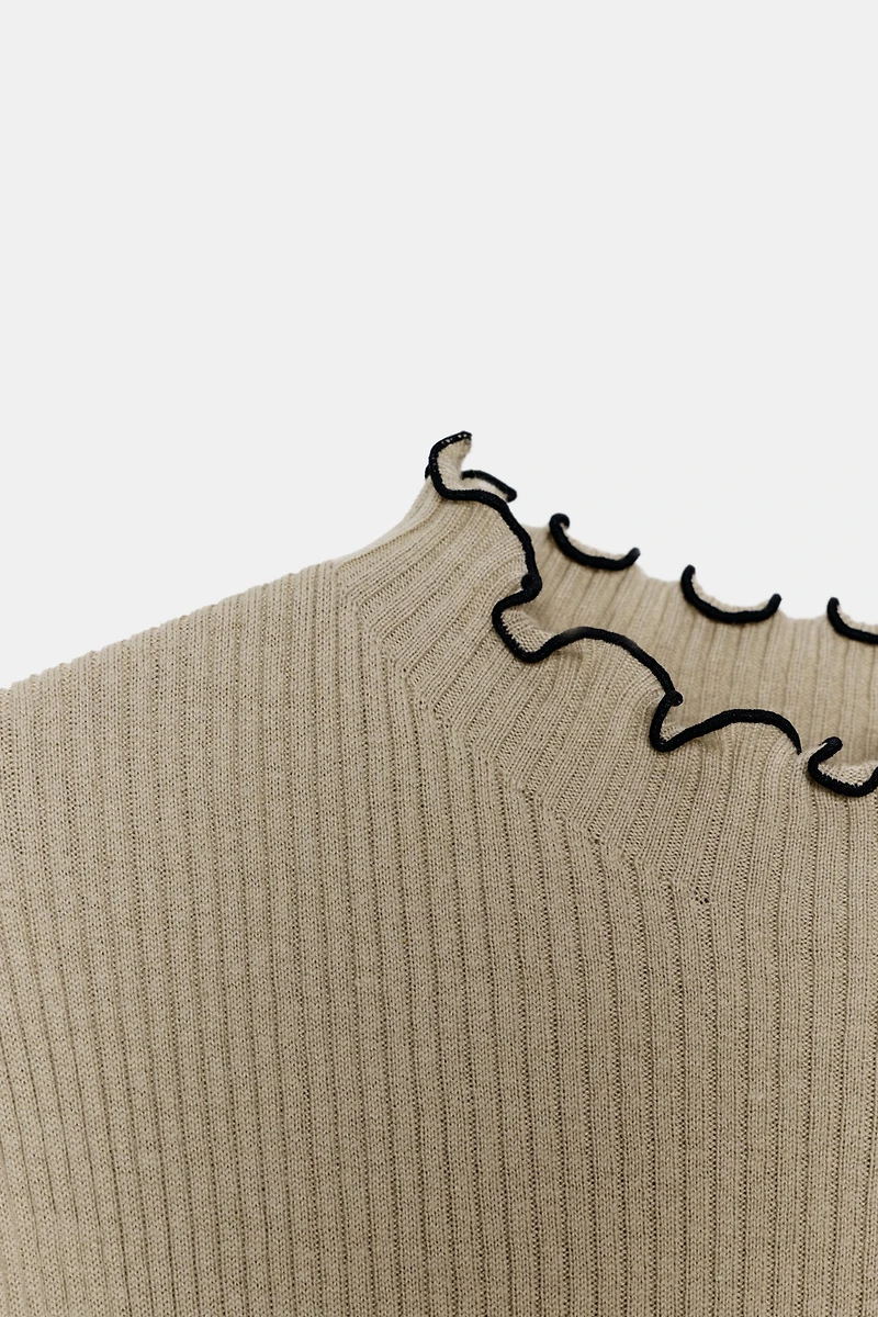 CONTRAST RIB KNIT TOP