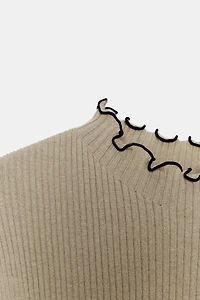 CONTRAST RIB KNIT TOP