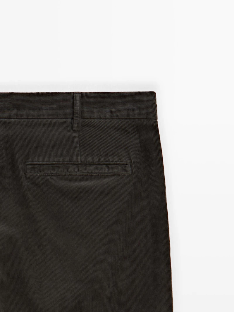 Pantalon slim en velours côtelé