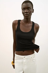 RIBBED SLEEVELESS TOP