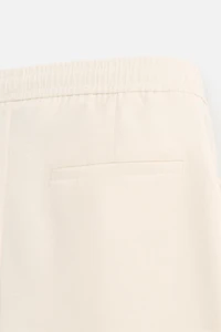 TEXTURED REGULAR FIT SHORTS
