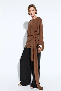 Flowing kimono with tie detail