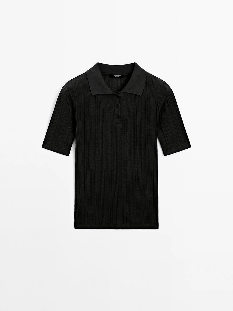 100% cotton polo shirt with ribbed detail